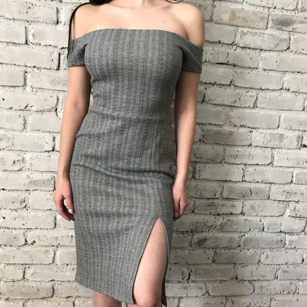 🆕ALI & JAY GRAY Fitted Dress